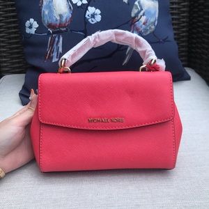 BNWT! Michael Kors Ava Extra Small Crossbody Bag